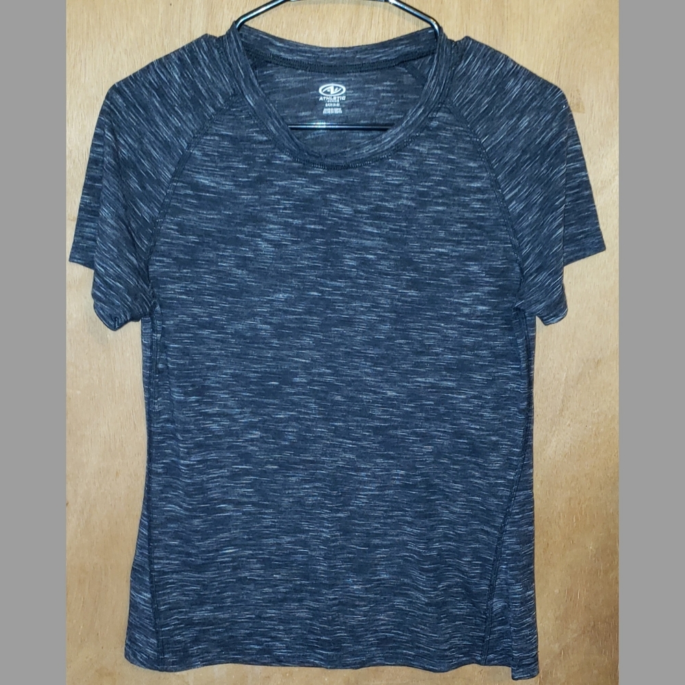 Womens Athletic Works T-shirt Size: Small (4/6)